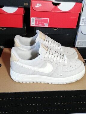 NIKE AIR FORCE1 LIGHT BONE SUEDE WOMEN SIZE 9 PERFECT COND